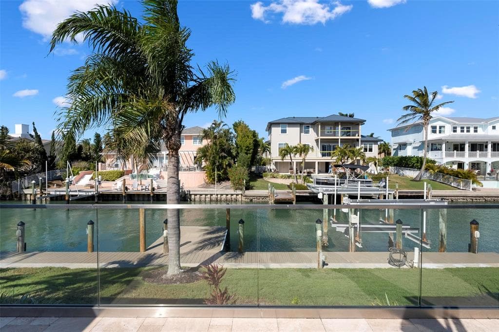 607 NORTH POINT DRIVE 4