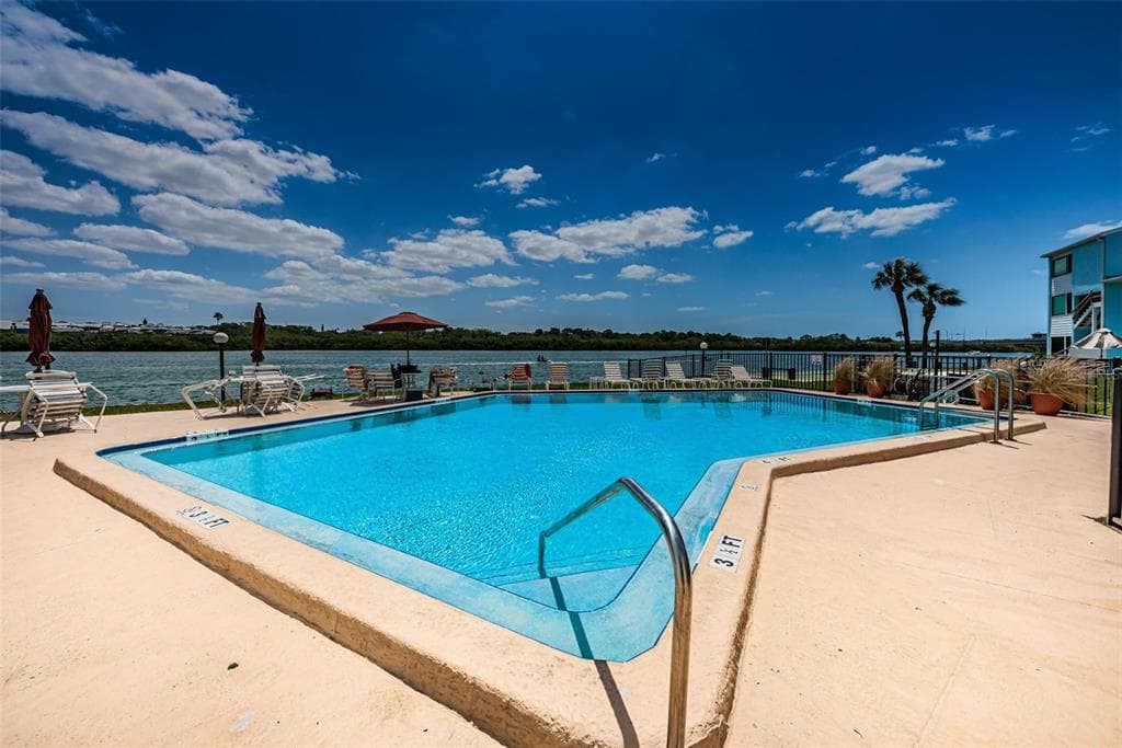 1 WINDRUSH BOULEVARD 51 photo 7