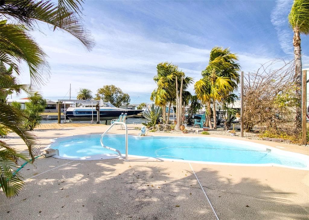 13525 MARIA DRIVE photo 7