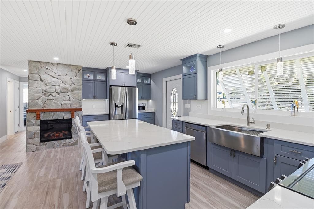 2740 SANIBEL BOULEVARD 3