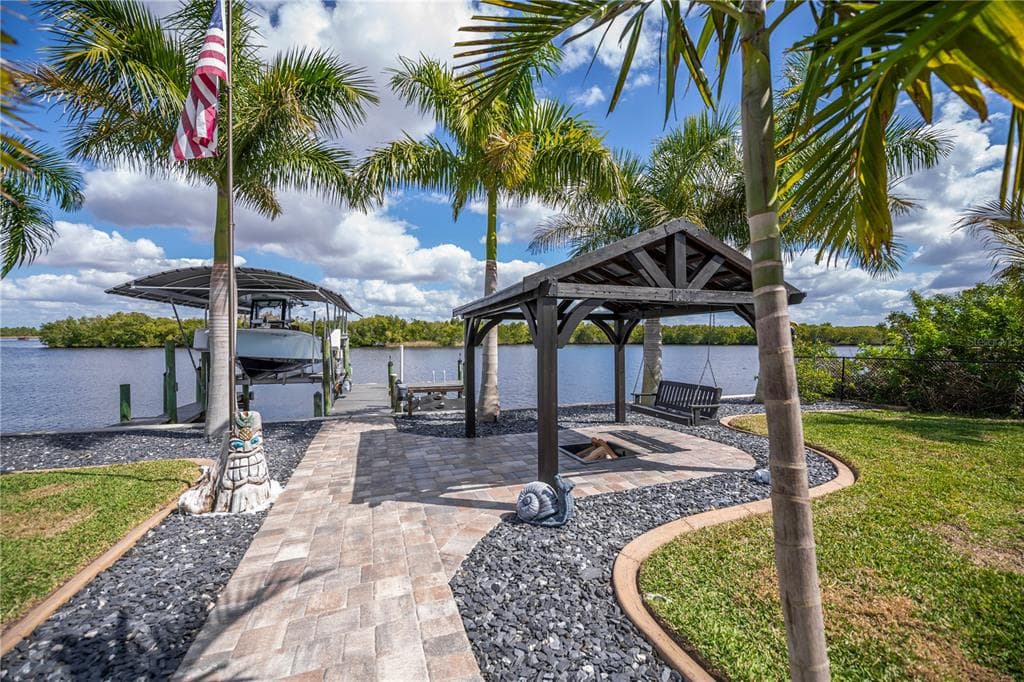 2424 HARBOUR DRIVE photo 7
