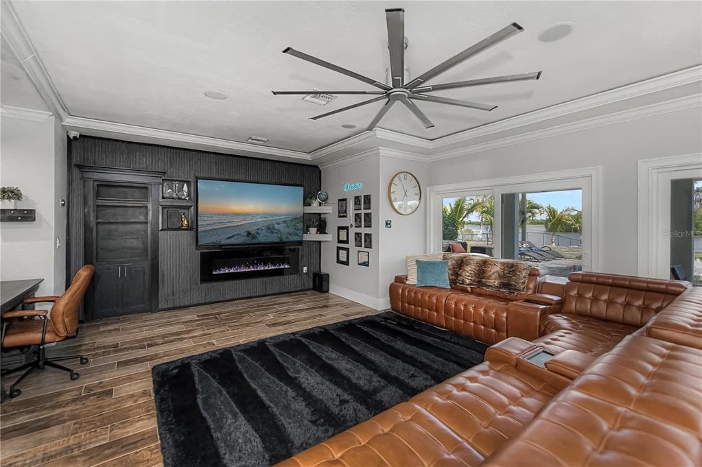 2424 HARBOUR DRIVE photo 11