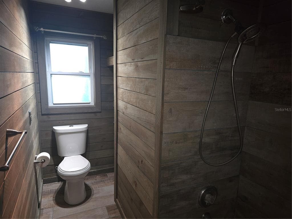2075 N KEENE ROAD photo 17