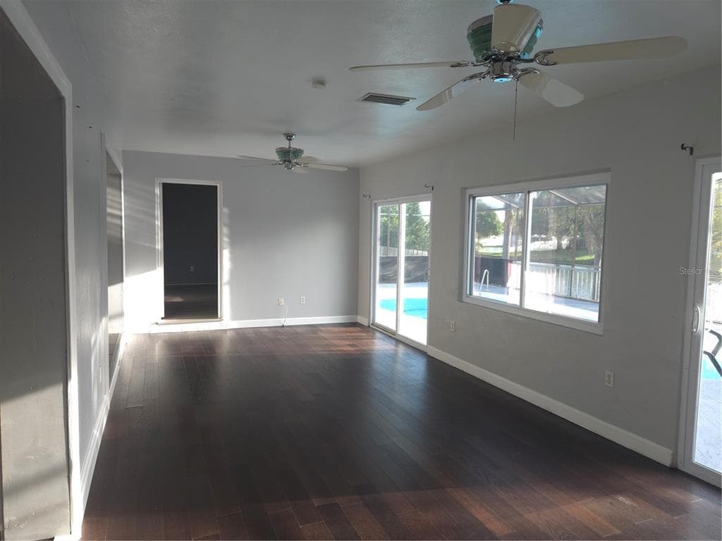 2075 N KEENE ROAD photo 10