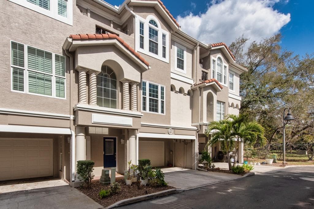 1430 MANATEE CIRCLE 1