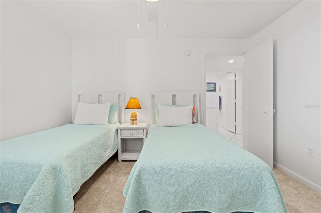5880 MIDNIGHT PASS ROAD 605 photo 21