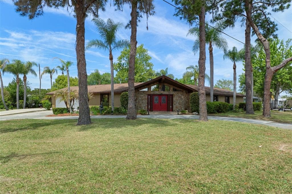 239 SE PARADISE POINT ROAD 1