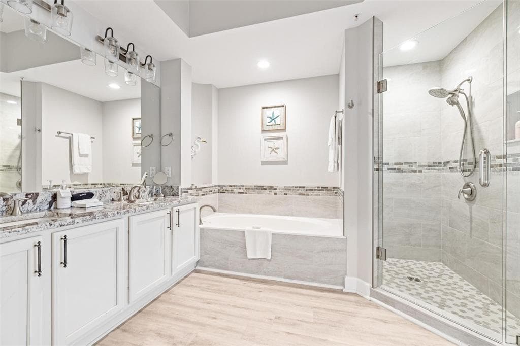 102 YACHT HARBOR DRIVE 176 photo 21