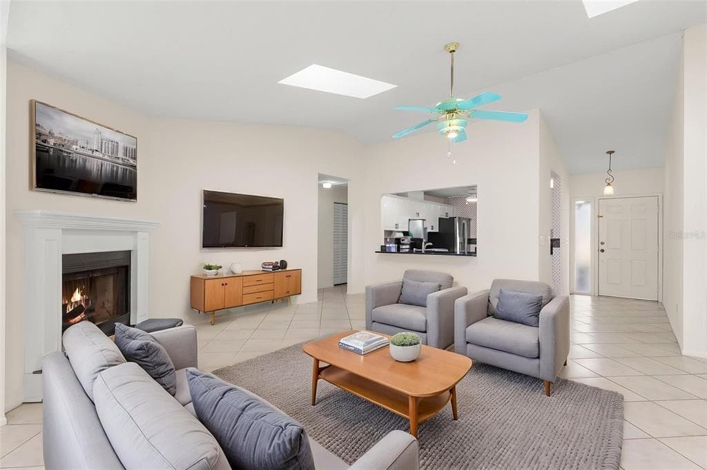 523 PADUA CIRCLE NE photo 5