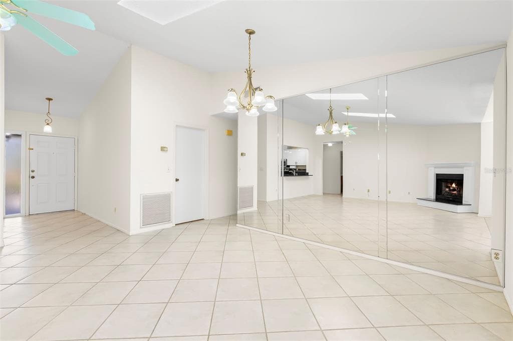 523 PADUA CIRCLE NE photo 21