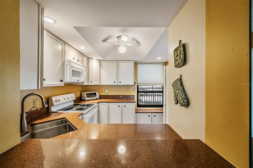 2618 COVE CAY DRIVE 204 photo 8