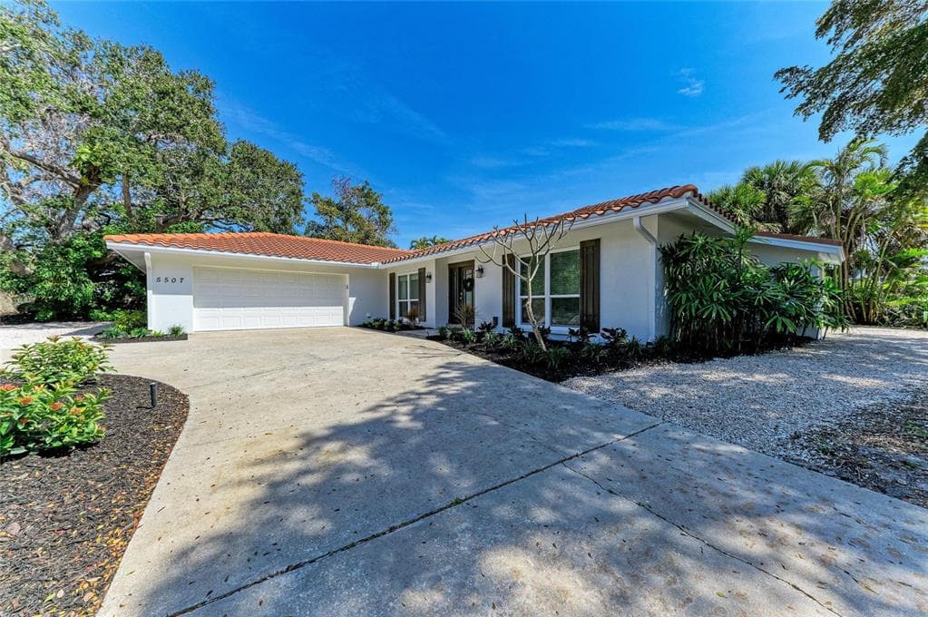 5507 CONTENTO DRIVE photo 8