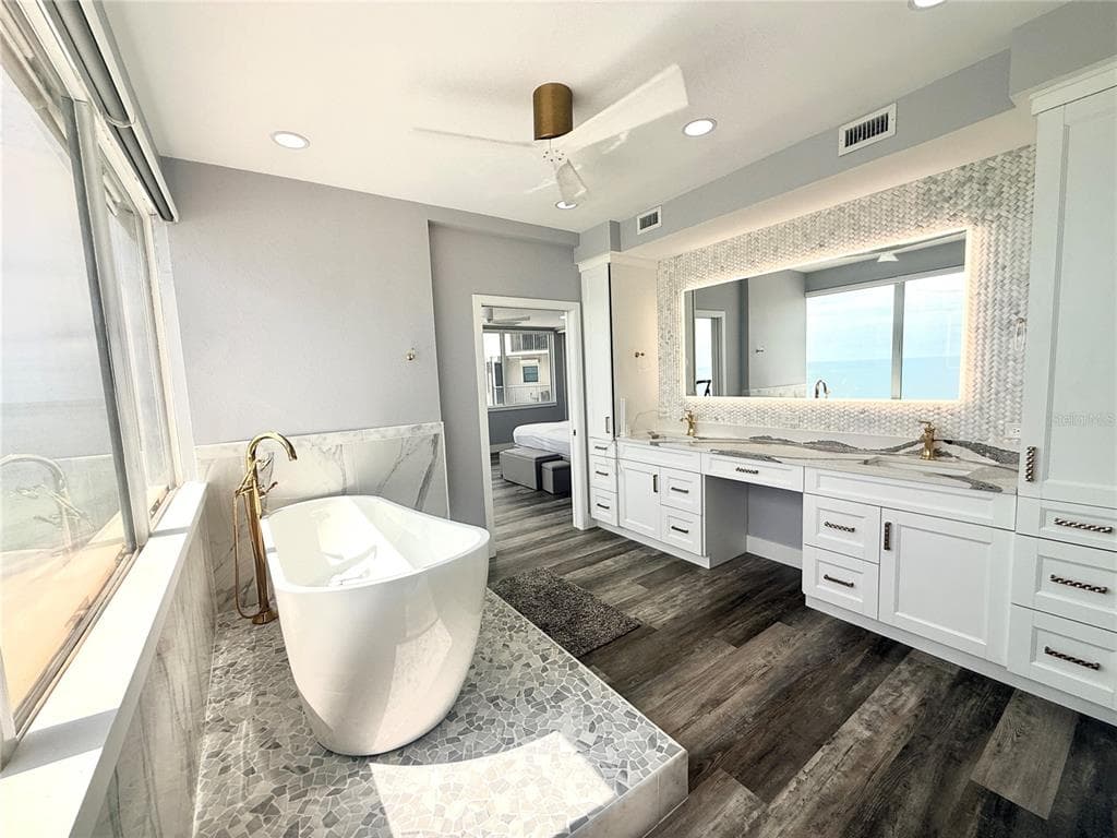 1600 GULF BOULEVARD #1112 5