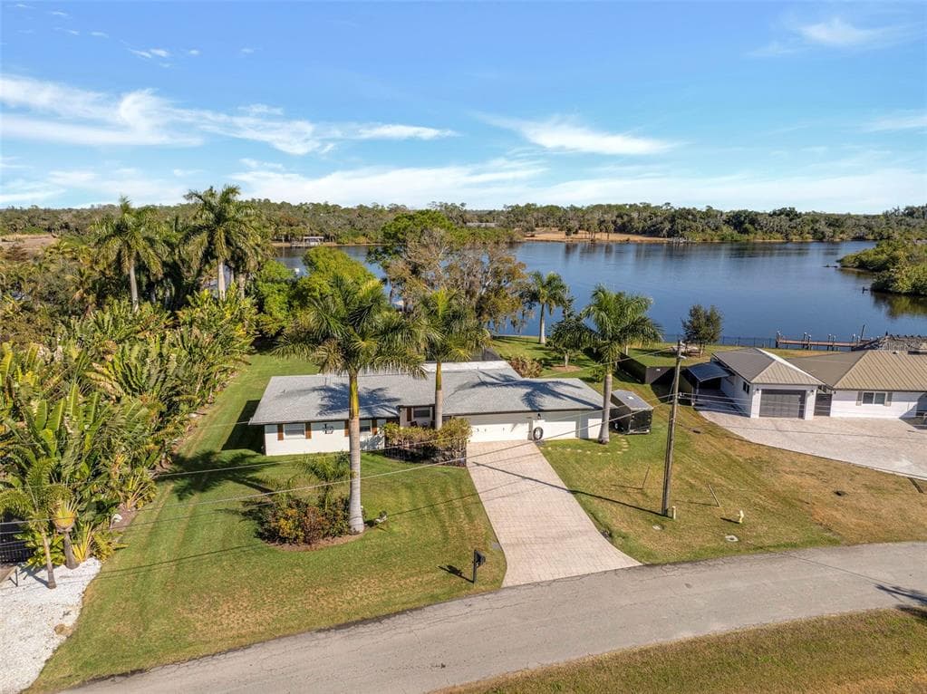 14526 RIVERSIDE DRIVE photo 3