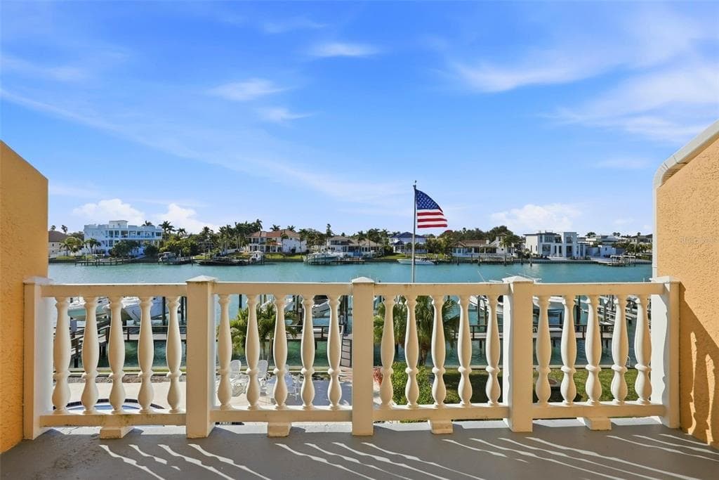 544 PINELLAS BAYWAY S TH13 photo 23