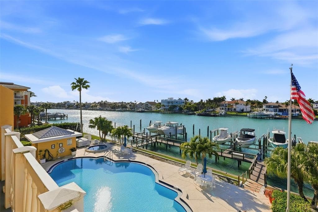 544 PINELLAS BAYWAY S TH13 photo 2