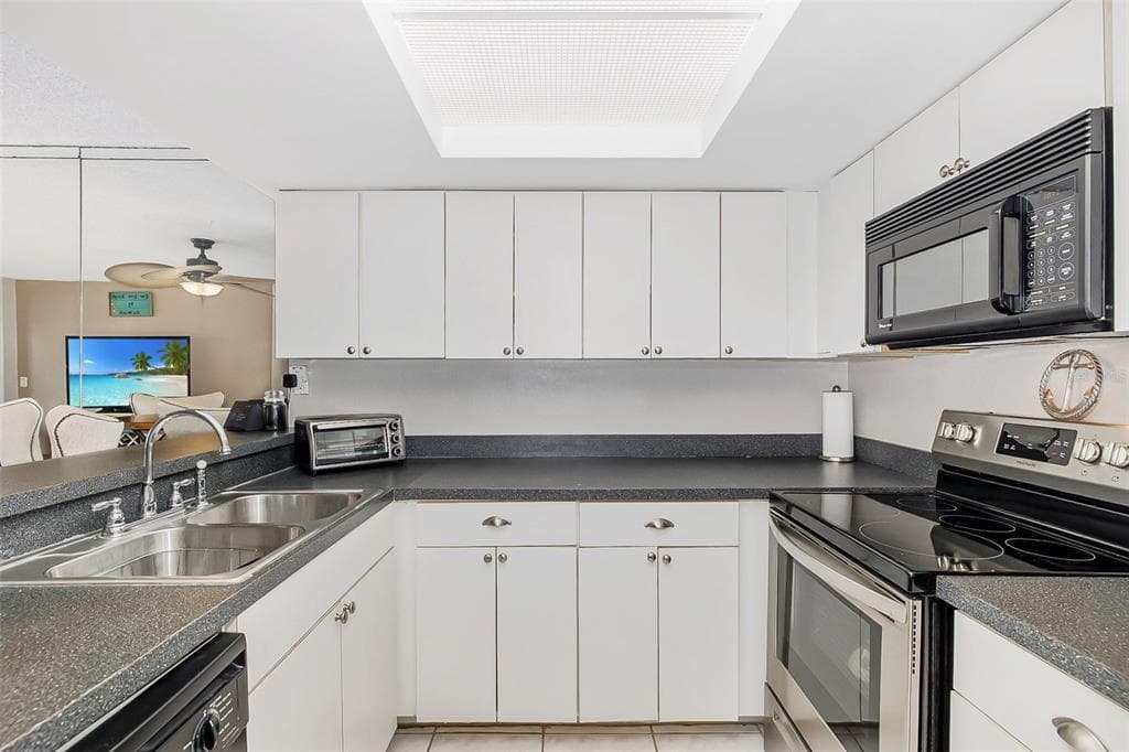 51 ISLAND WAY 108 photo 22
