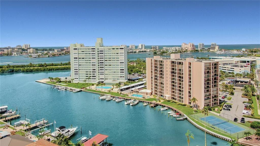 51 ISLAND WAY 108 photo 1