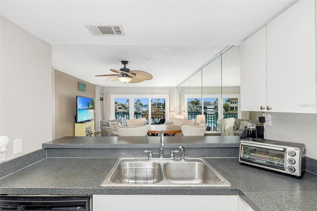 51 ISLAND WAY 108 photo 24