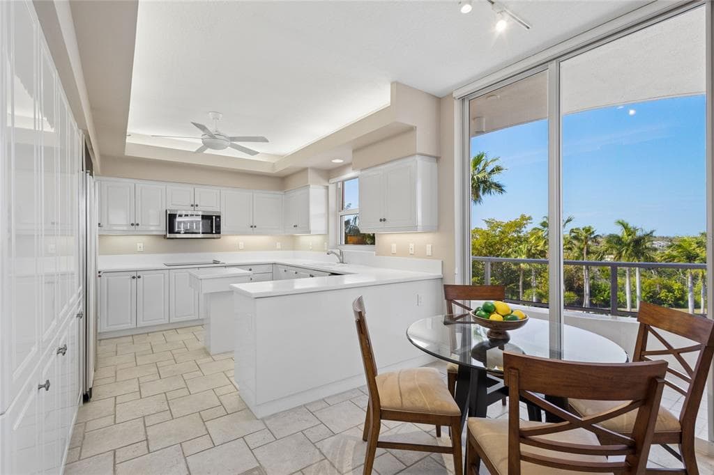 3010 GRAND BAY BOULEVARD 432 photo 11