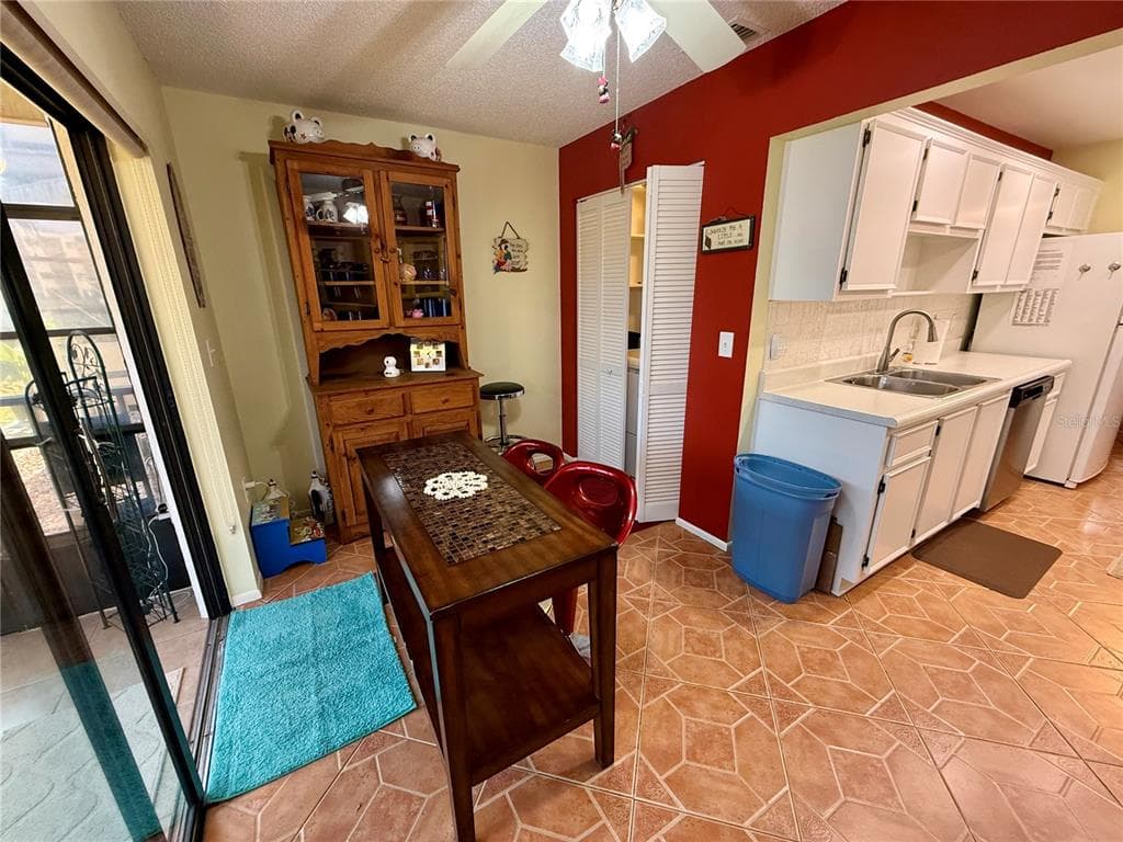 6070 80TH STREET N 105 photo 15