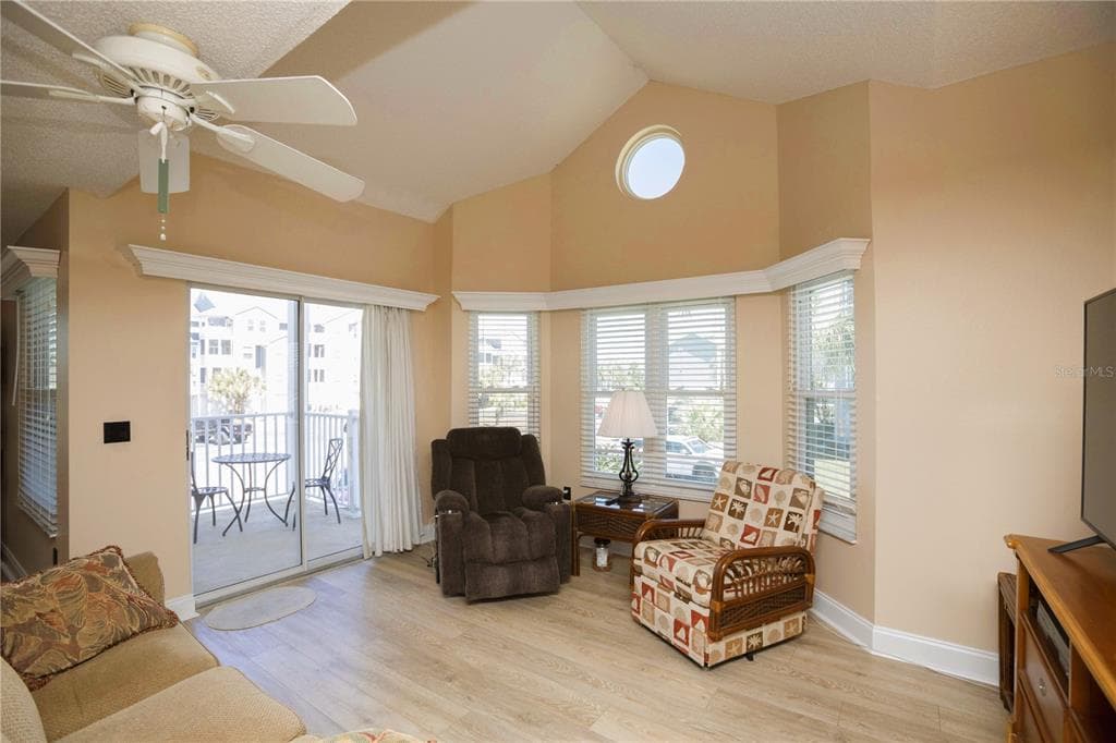 5712 BISCAYNE COURT #101 3