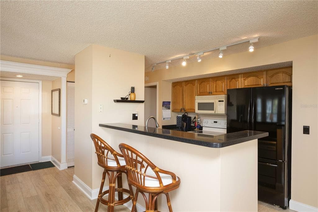 5712 BISCAYNE COURT #101 4