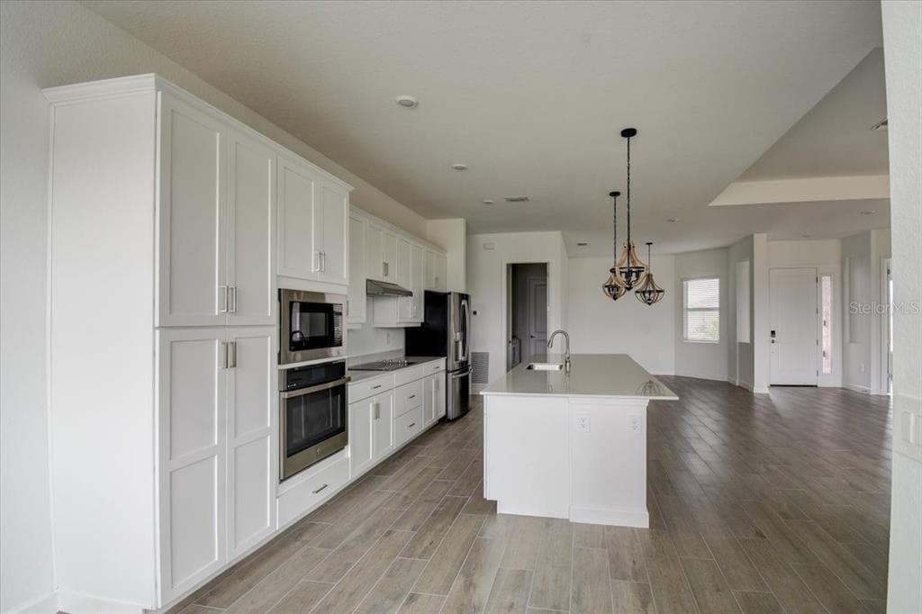 7796 LAKES EDGE LANE photo 8