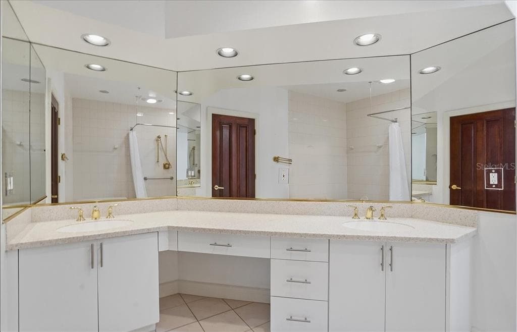 380 GULF OF MEXICO DRIVE 515 photo 25