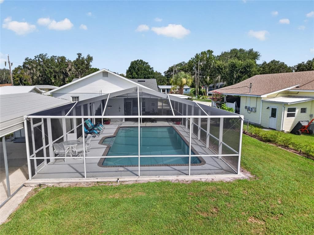 148 N LAKE REEDY BOULEVARD 5