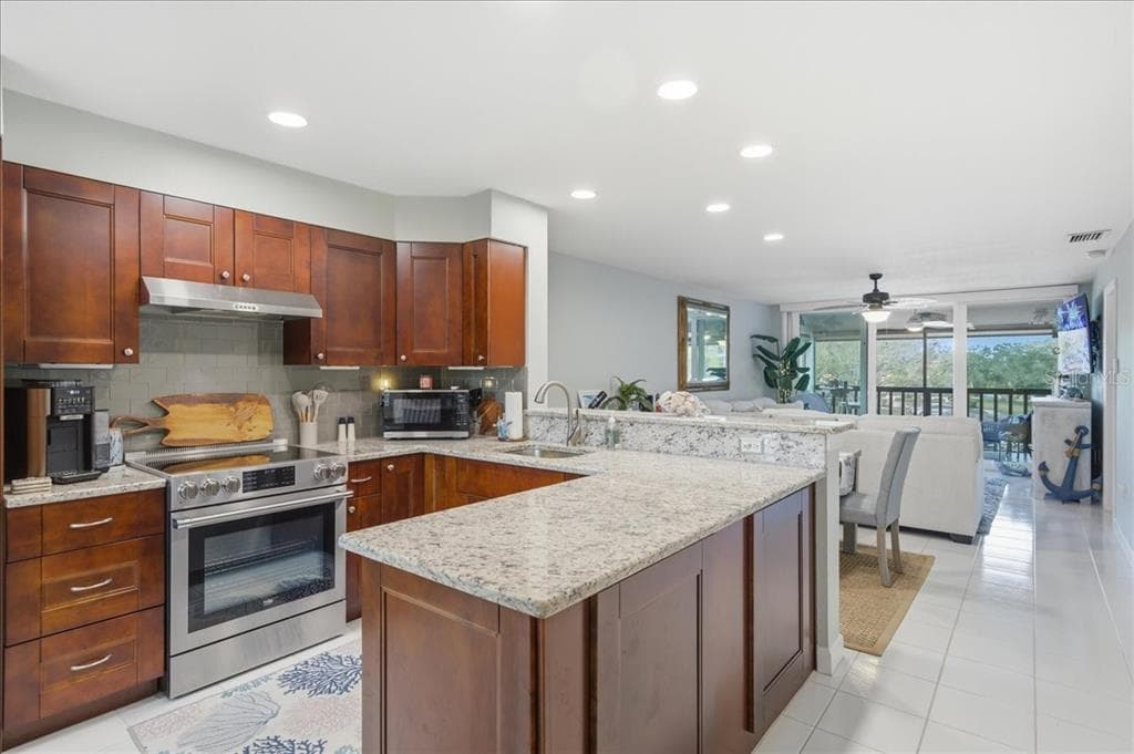 1802 MARINER DRIVE 30 photo 3