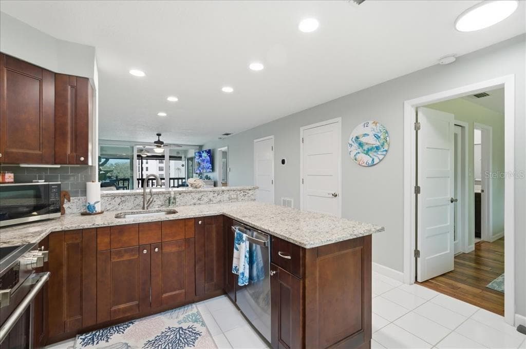 1802 MARINER DRIVE 30 photo 8