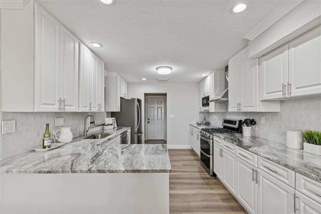 8402 BOXWOOD DRIVE 5
