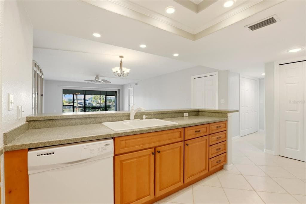 601 SHREVE STREET 25A photo 14