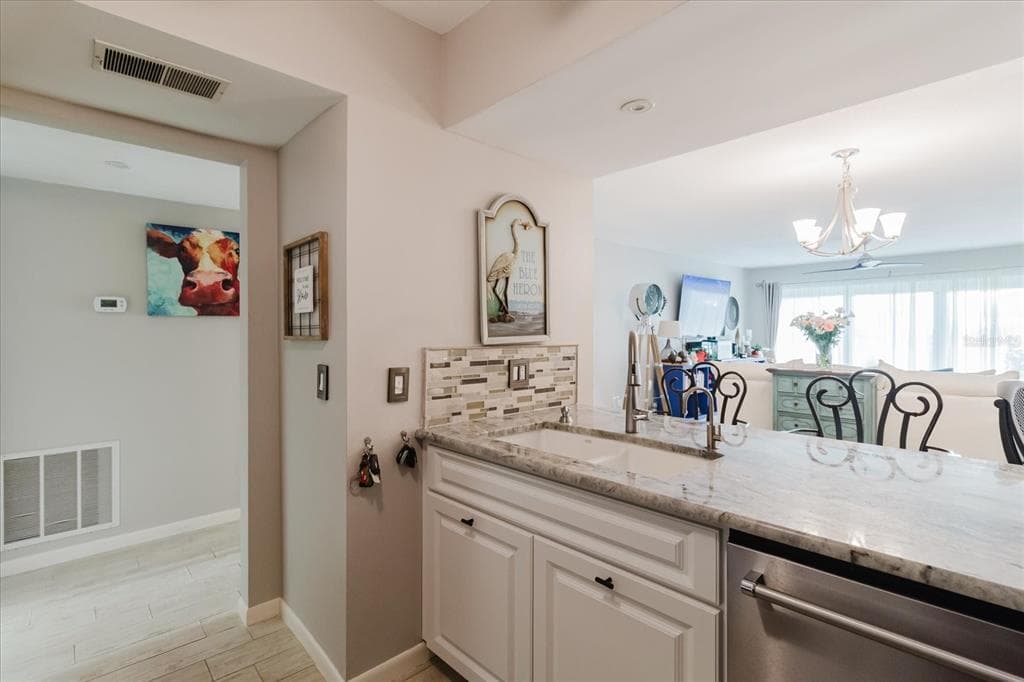 208 MARINER DRIVE 208 photo 23