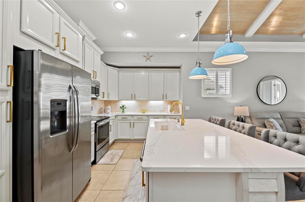 226 SAPPHIRE LAKE DRIVE 201 photo 23