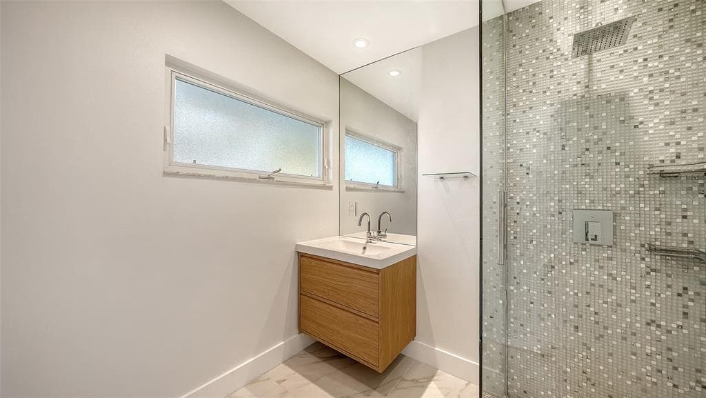 940 ALAMEDA WAY photo 22