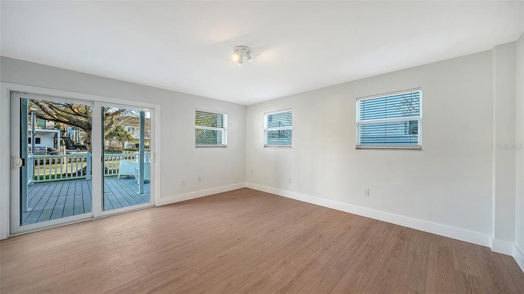 940 ALAMEDA WAY photo 15