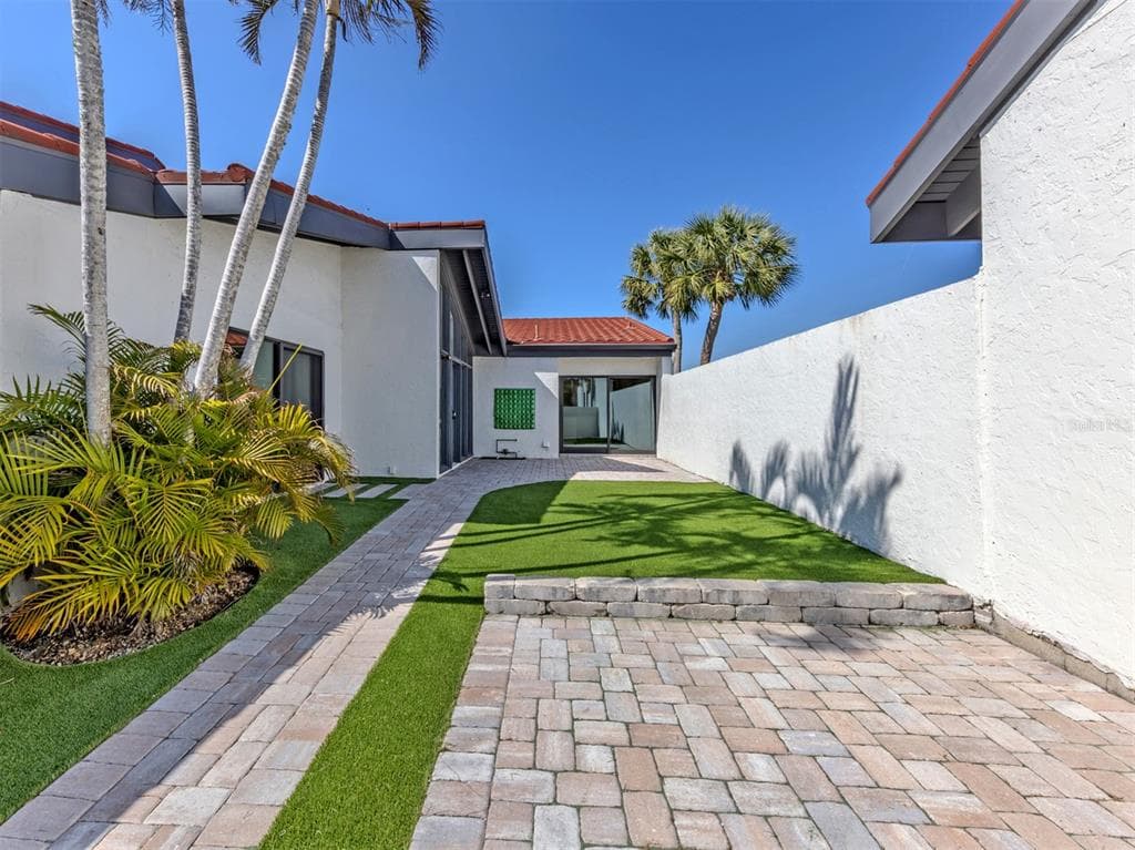 764 SARABAY ROAD #8 3