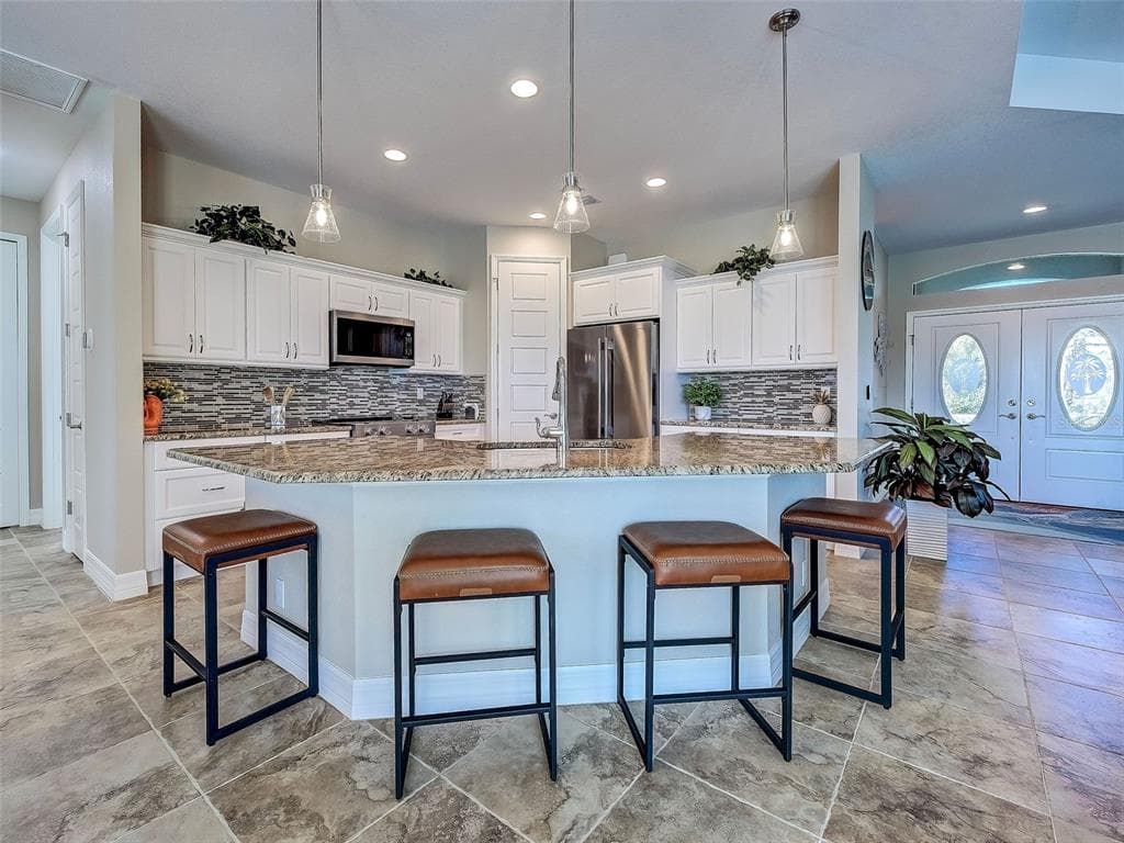 138 LONG MEADOW LANE photo 6