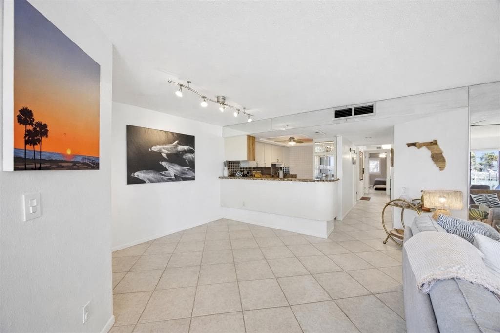 534 PINELLAS BAYWAY S 101 photo 16