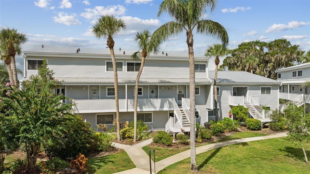 125 RIVER BEND PLACE #D 4