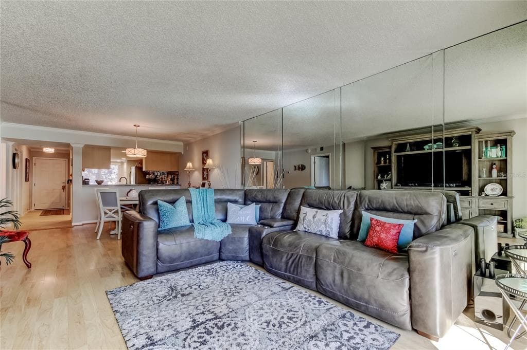 650 ISLAND WAY 206 photo 23