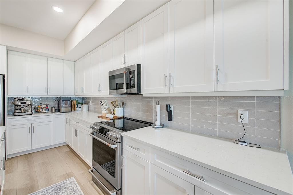 400 150TH AVENUE 504 photo 15