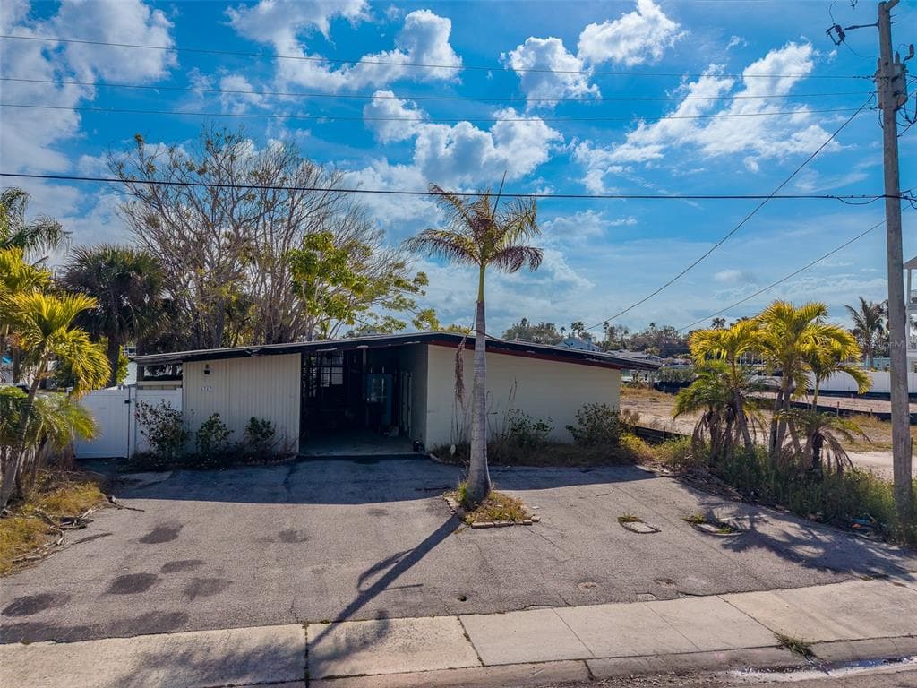 1217 BAY SHORE BOULEVARD 1