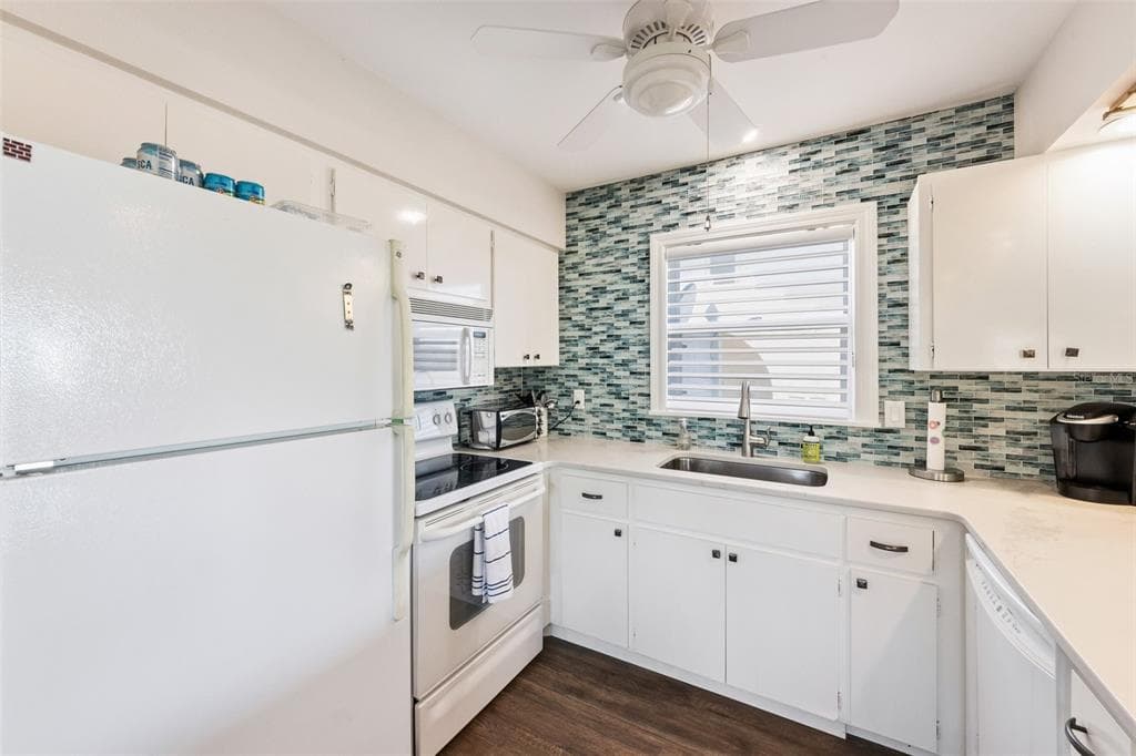 103 PALM AVENUE photo 23
