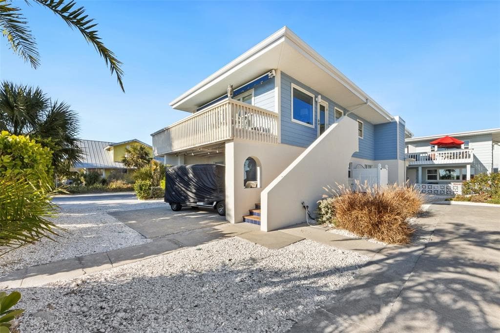 103 PALM AVENUE photo 1