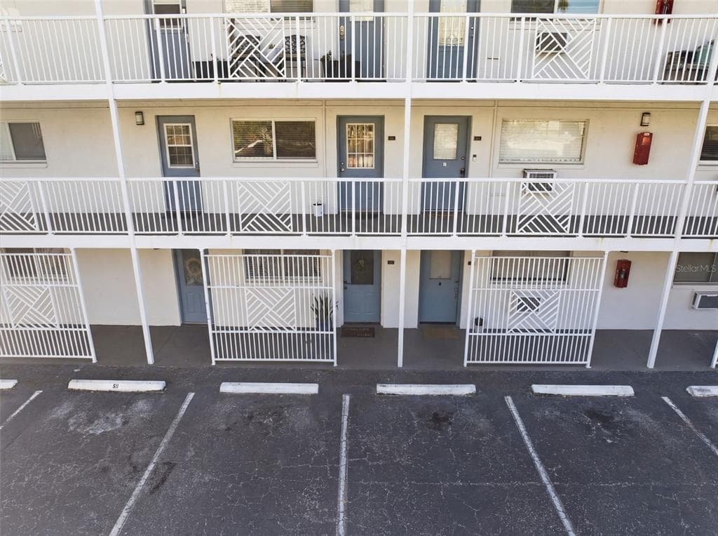 320 LAKEVIEW STREET #123 3