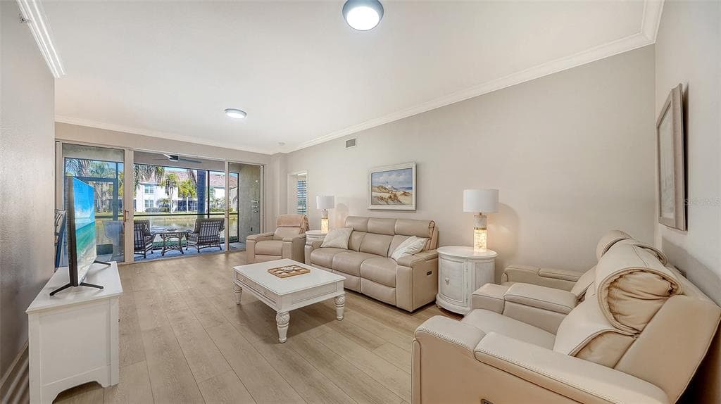 5235 PARISIENNE PLACE 101B28 photo 3