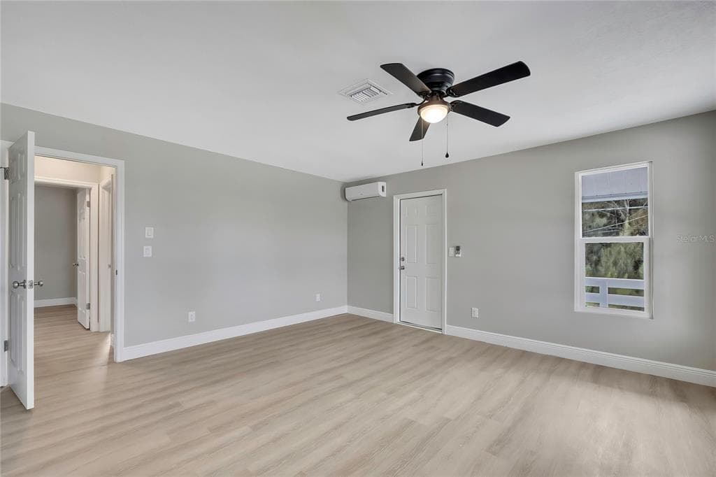 6703 SEAVIEW BOULEVARD photo 21